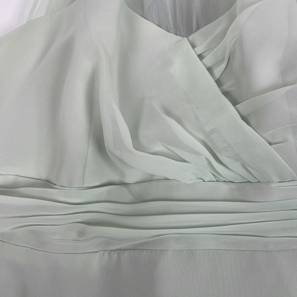 Alfred Angelo sleeveless halter open back jeweled neckline zip closure gown 8 - Picture 6 of 12